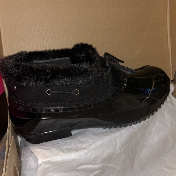 NWT JustFab Evi Ankle Black Caviar Faux Fur Duck Boots Booties Size 7 - Picture 10 of 10
